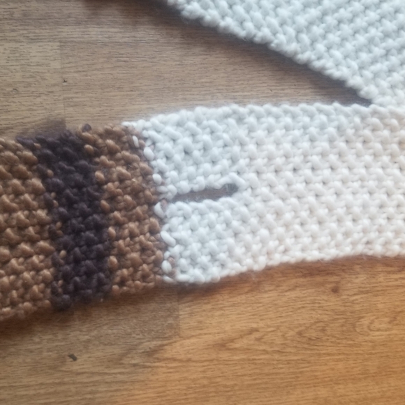 Hand Made Hat, Scarf and Gloves Set - Picture 7 of 9